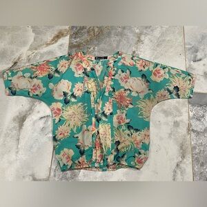 Avenue Green Boxy Short Sleeve Blouse